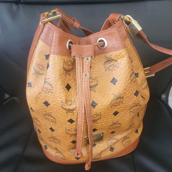 MCM Made in Germany Bucket Bag - Picture 2 of 10